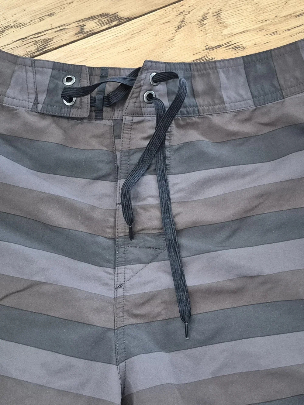 Patagonia Mens Wavefarer Boardshorts Swimsuit Swim Trunks Size 36 Striped